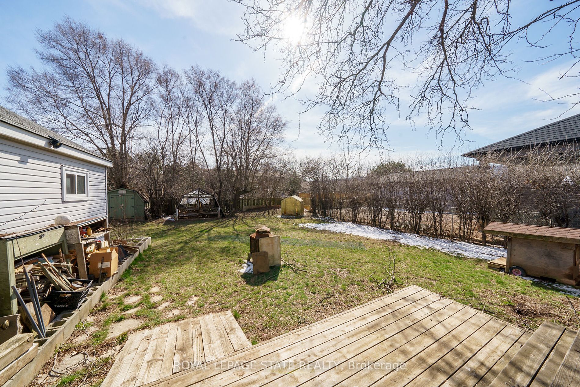 136 Corman Ave Property Photo 27