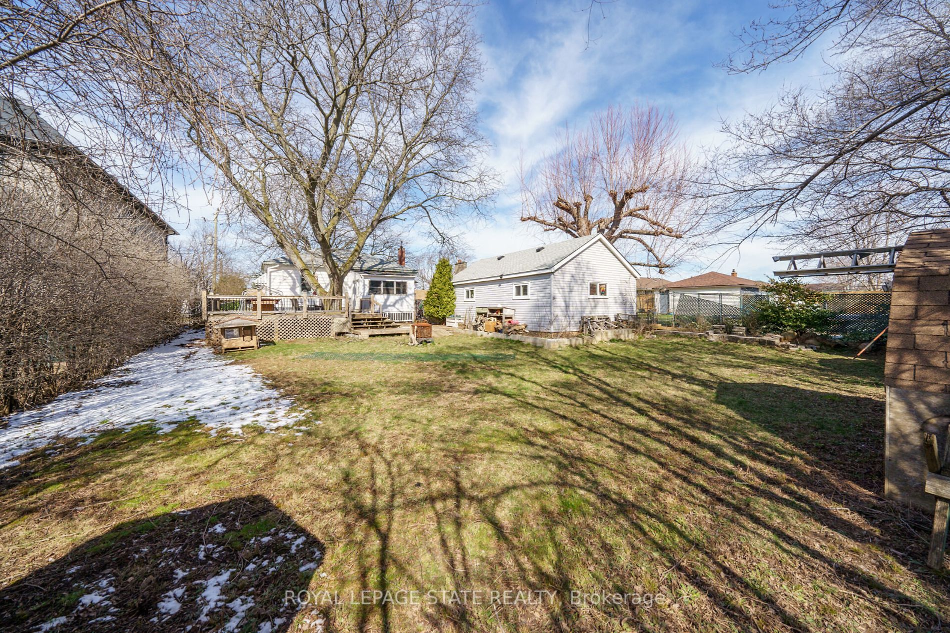 136 Corman Ave Property Photo 32