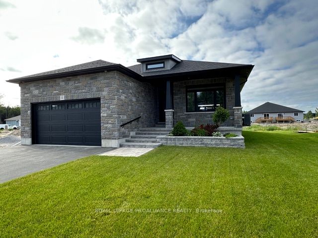 5 Mackenzie John Crescent Property Photo 1