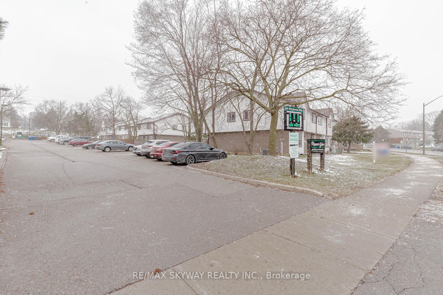 445 Pioneer Dr 5 Property Photo 1