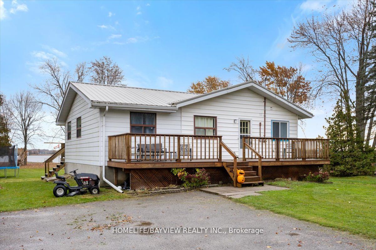 206 Lakeshore Dr E Property Photo
