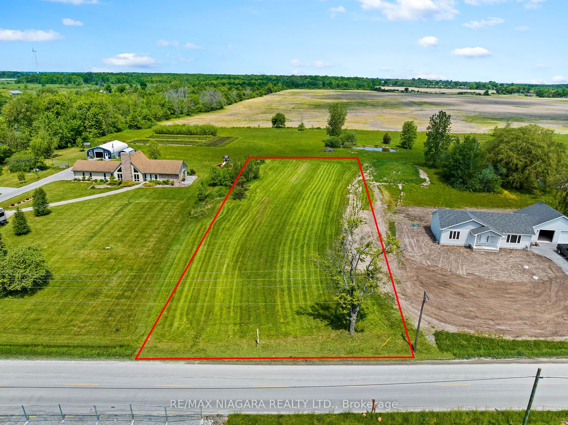N/s Lakeshore Rd Property Photo 2