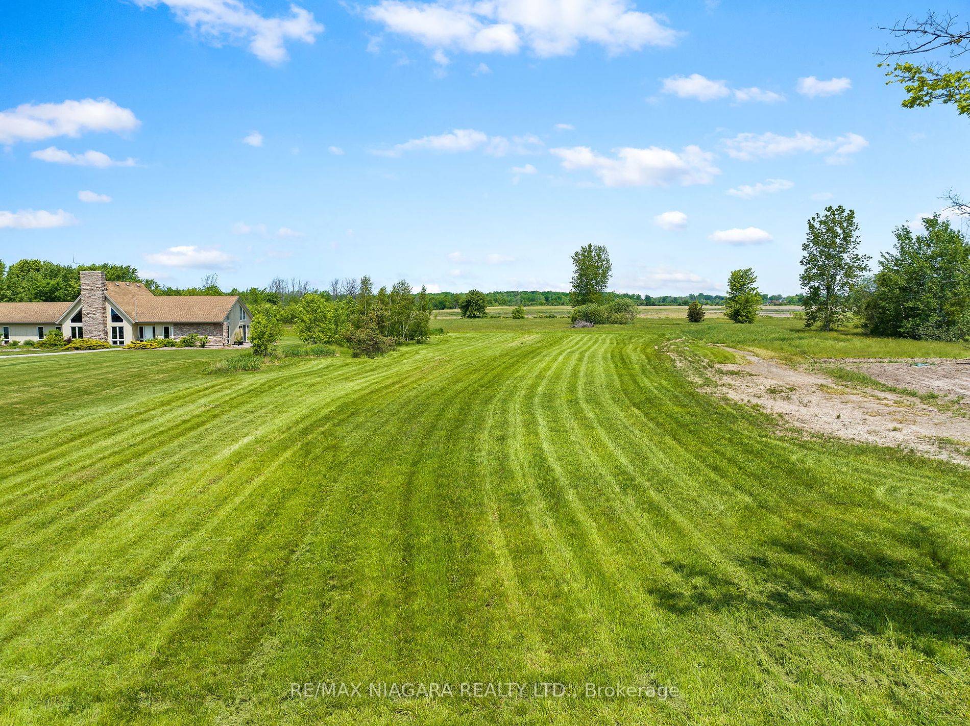 N/s Lakeshore Rd Property Photo 16