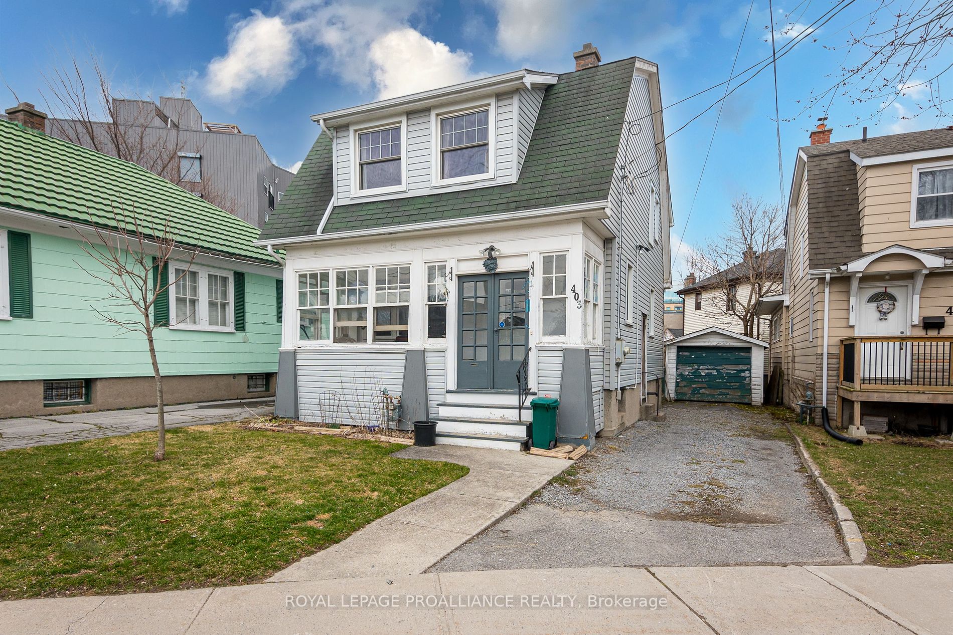 403 Macdonnell St Property Photo