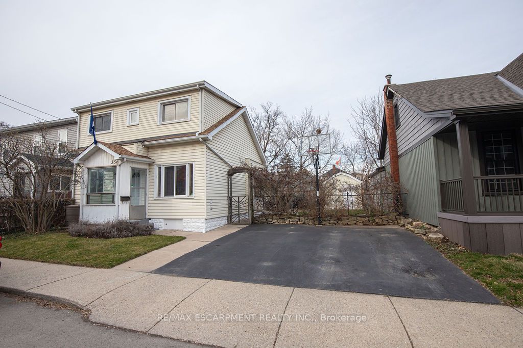 356 Hunter St W Property Photo