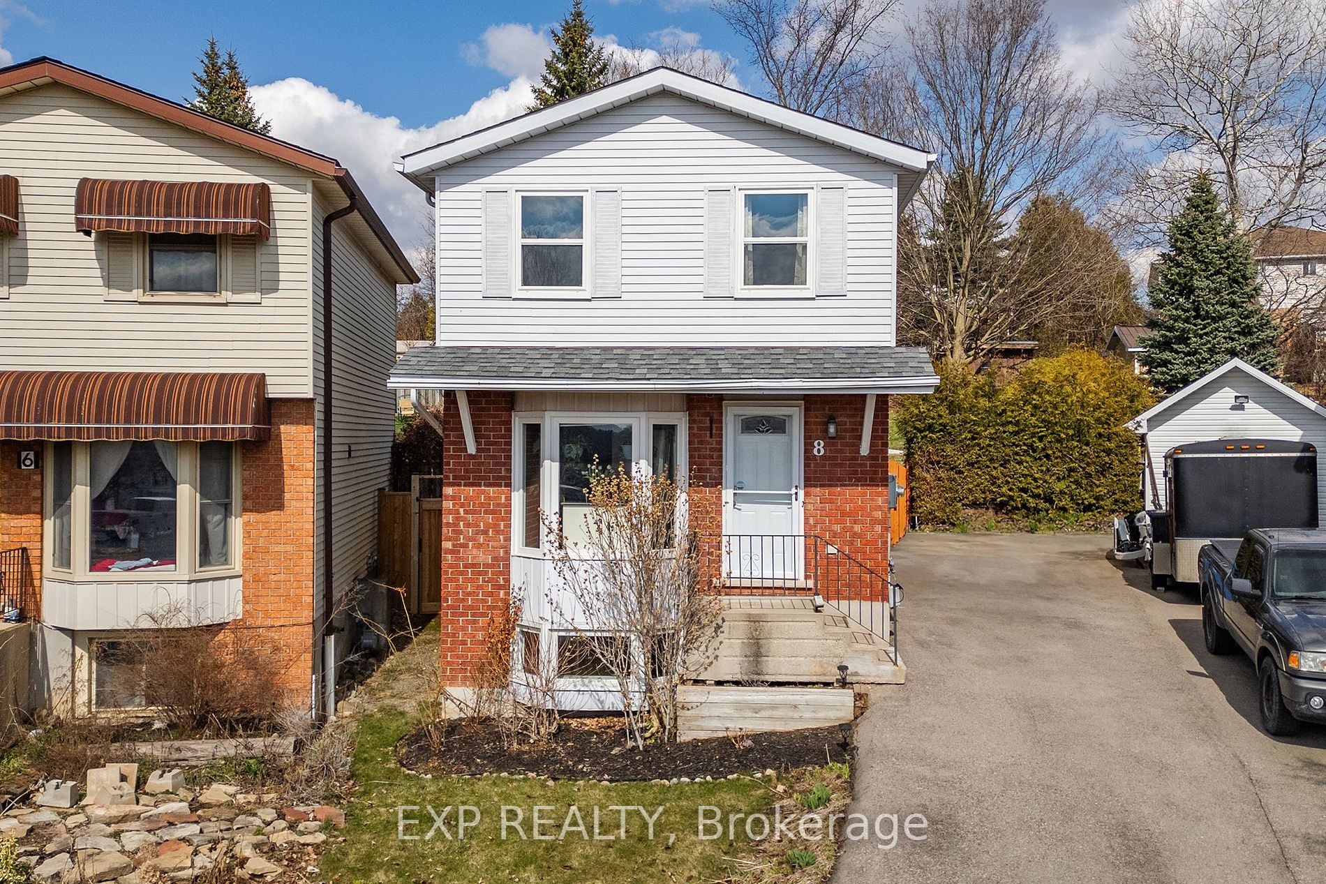8 Holly Ct Property Photo