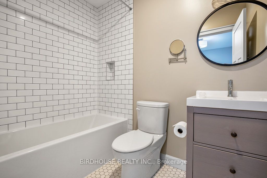 58 Helen St Property Photo 17