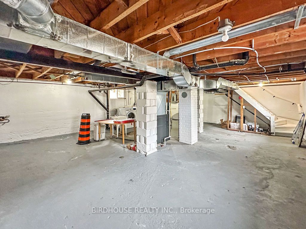 58 Helen St Property Photo 23