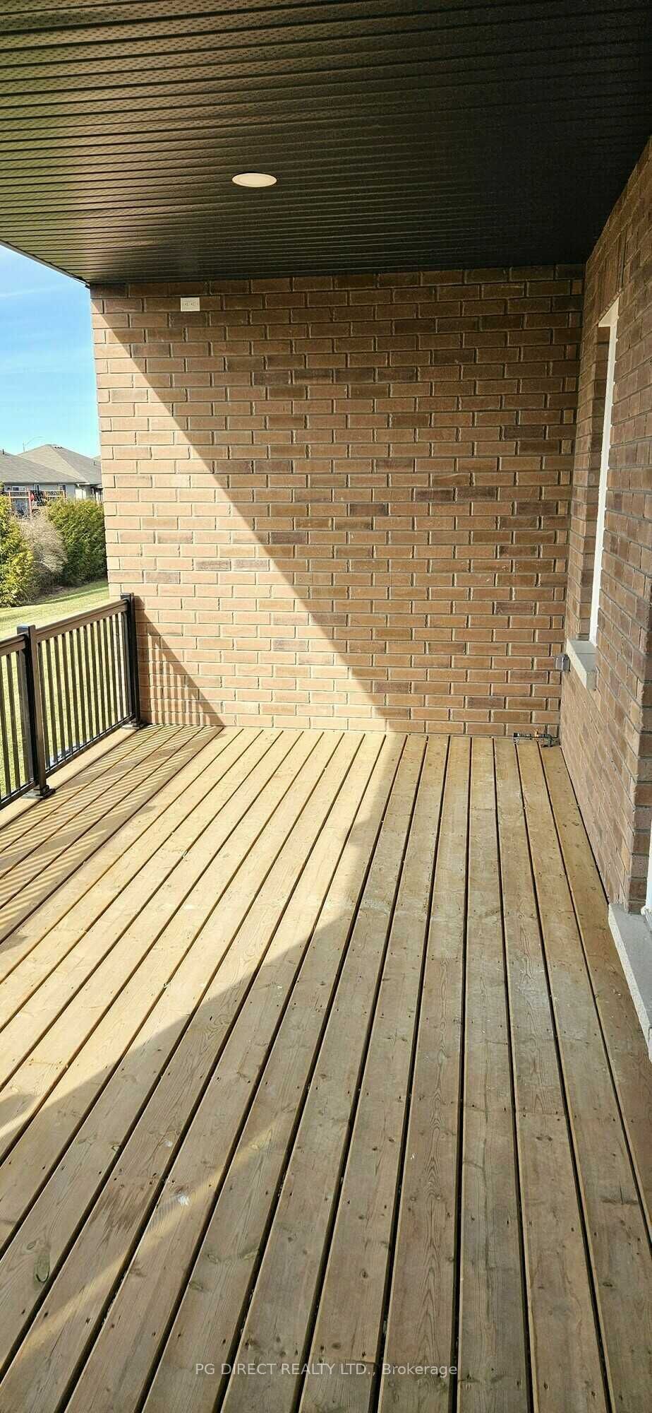 10 Cardinal Court Property Photo 6