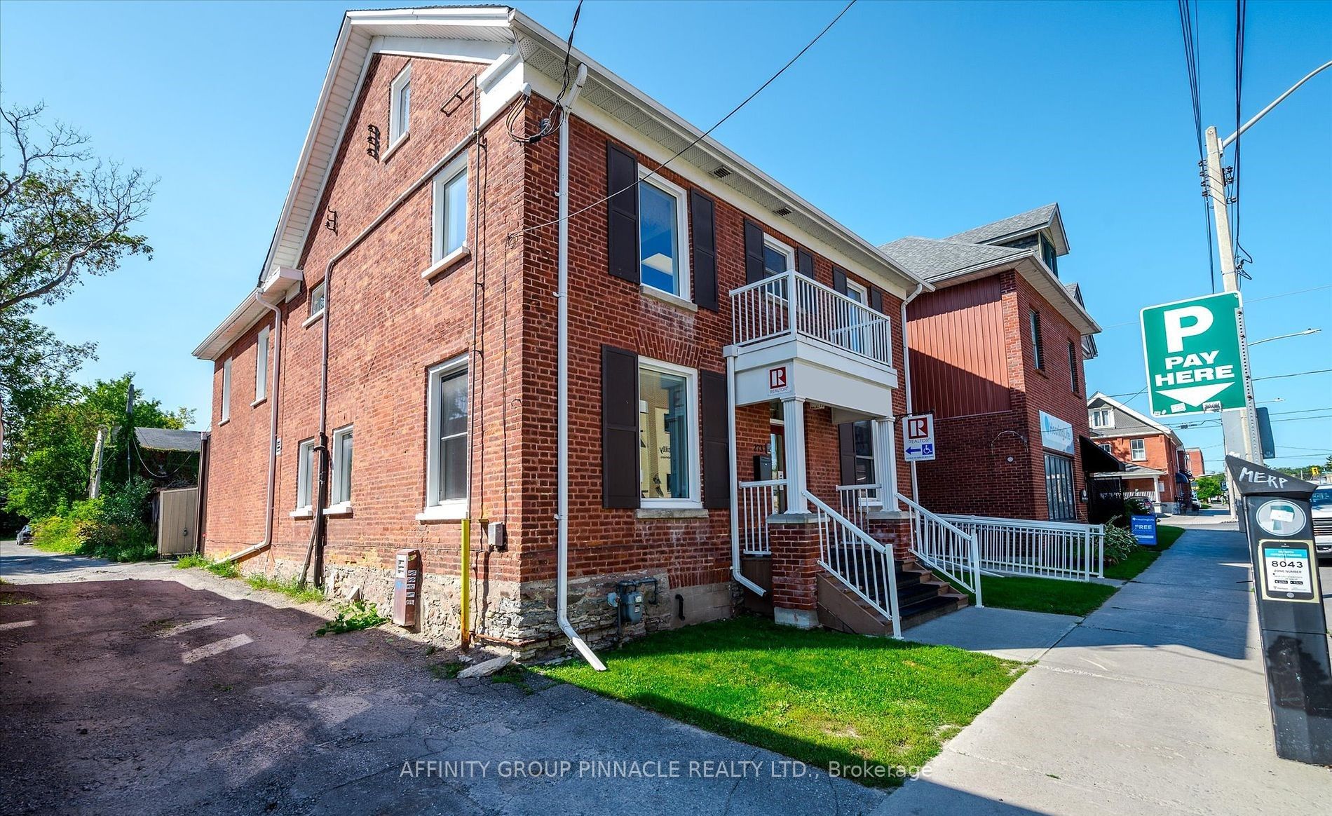 273 Charlotte St Property Photo 2
