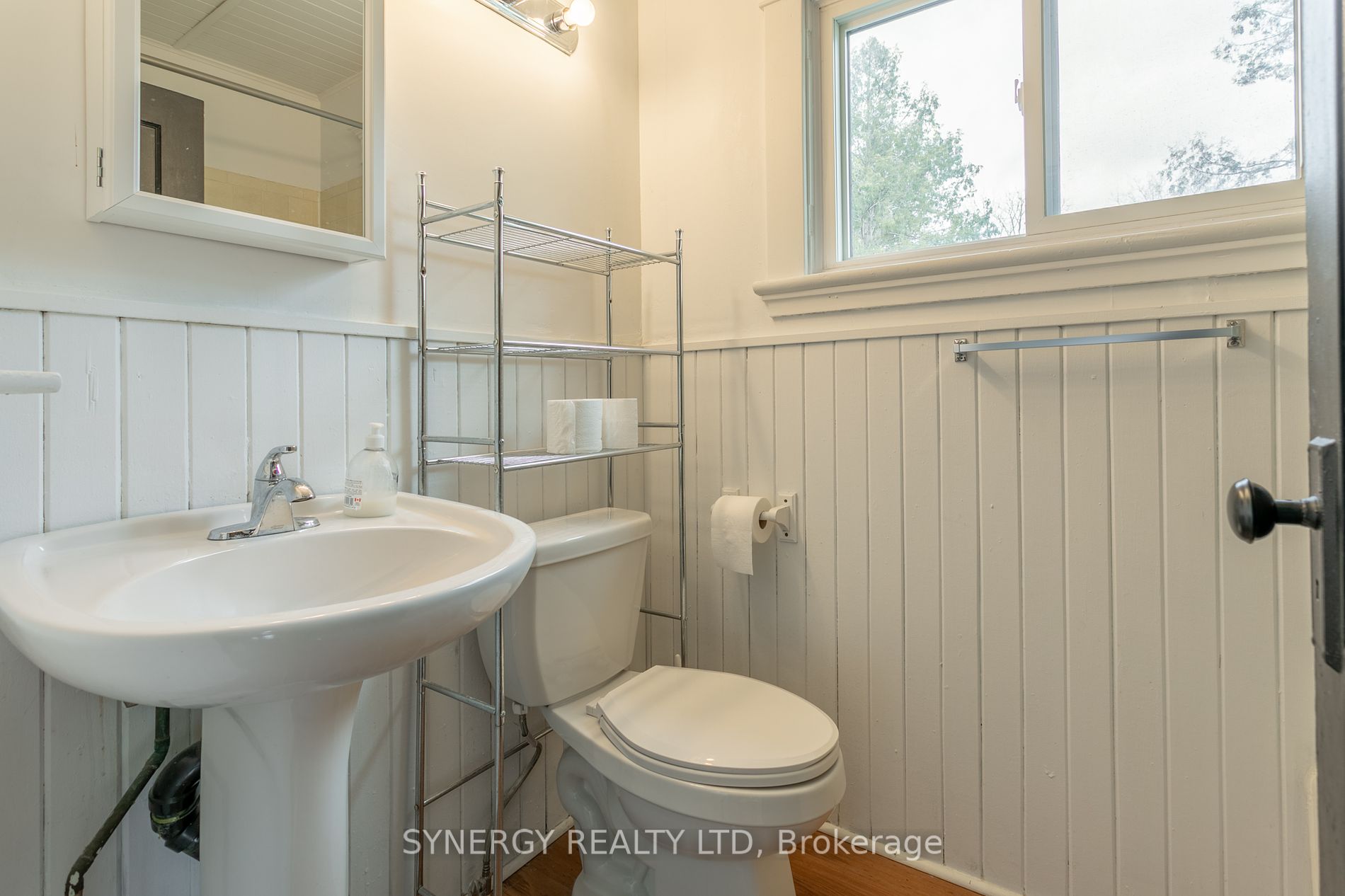 90 Chesley Ave Property Photo 2