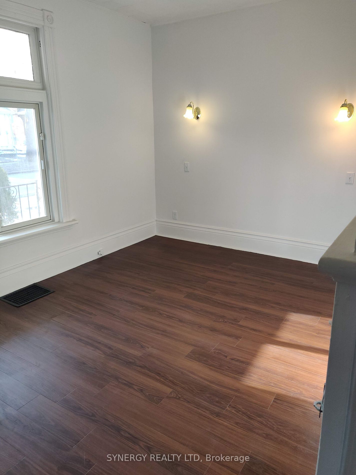 90 Chesley Ave Property Photo 5