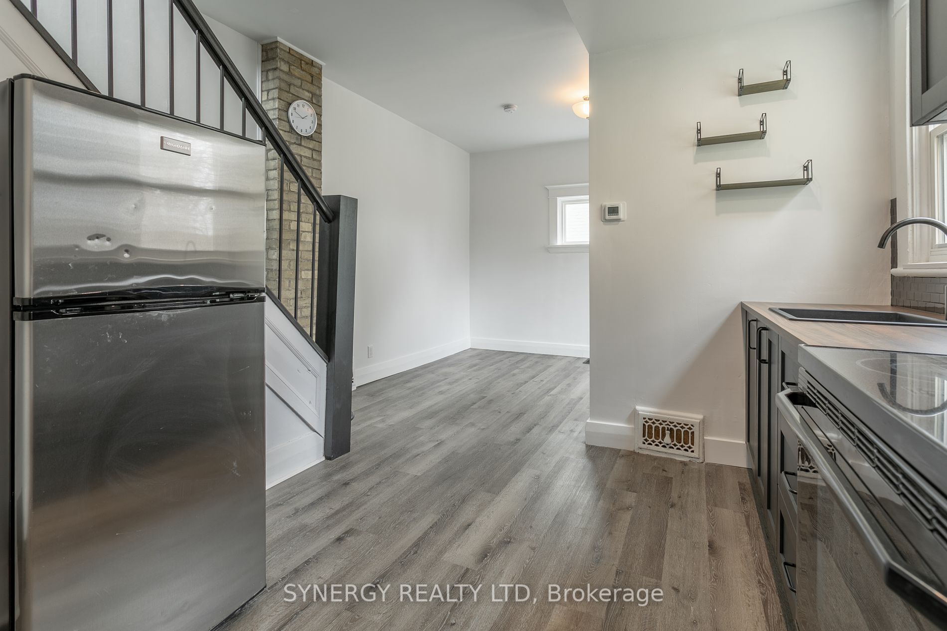90 Chesley Ave Property Photo 19