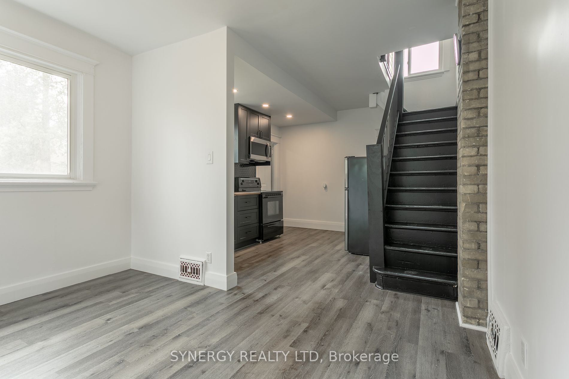 90 Chesley Ave Property Photo 20