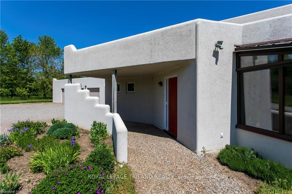 15668 Furnival Road Property Photo 8