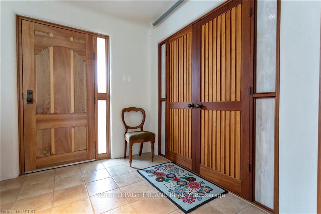 15668 Furnival Road Property Photo 10