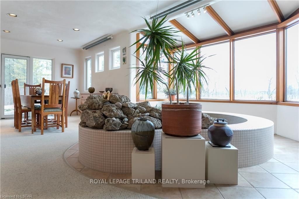 15668 Furnival Road Property Photo 13