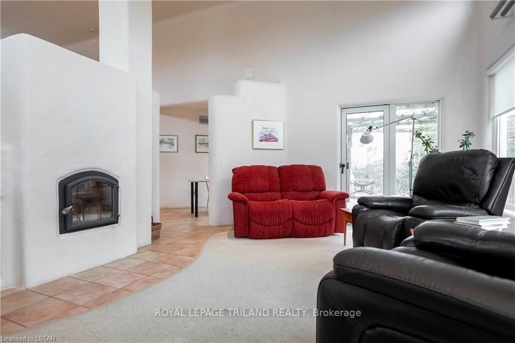 15668 Furnival Road Property Photo 15