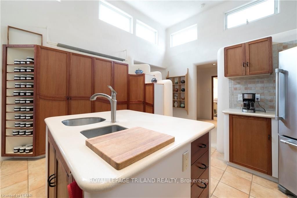 15668 Furnival Road Property Photo 19