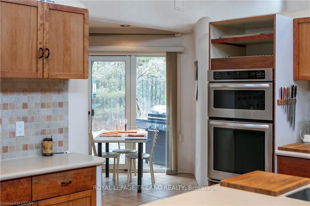 15668 Furnival Road Property Photo 21