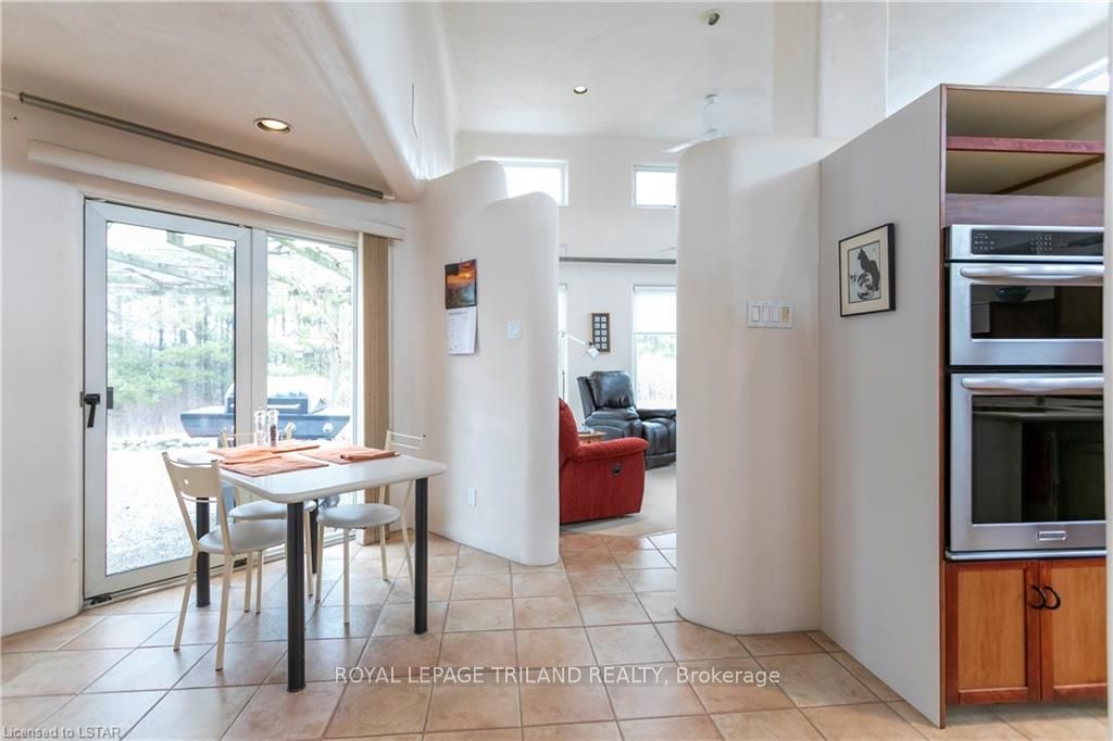 15668 Furnival Road Property Photo 22
