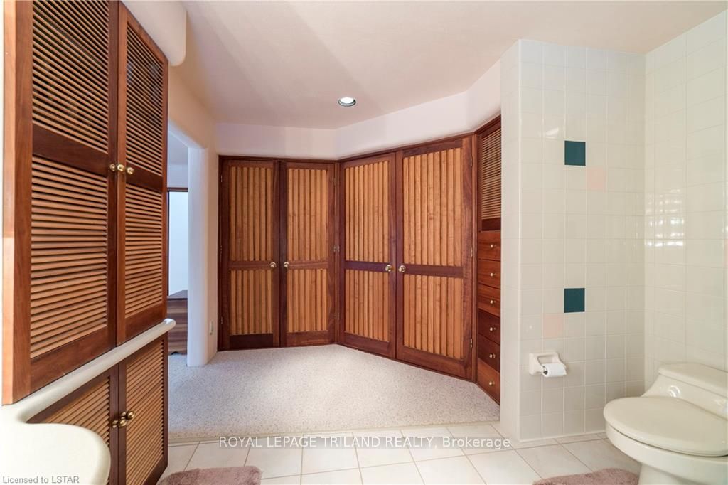 15668 Furnival Road Property Photo 25