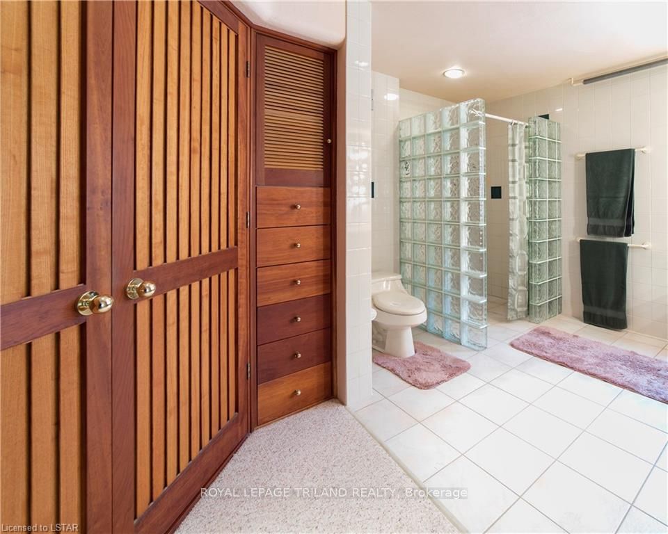 15668 Furnival Road Property Photo 26