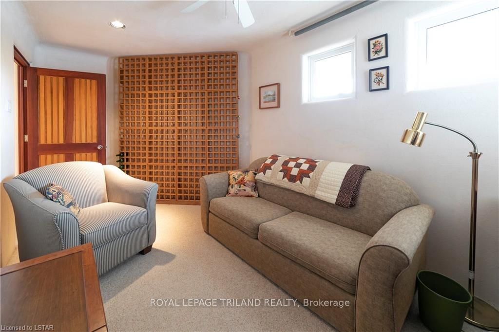 15668 Furnival Road Property Photo 30