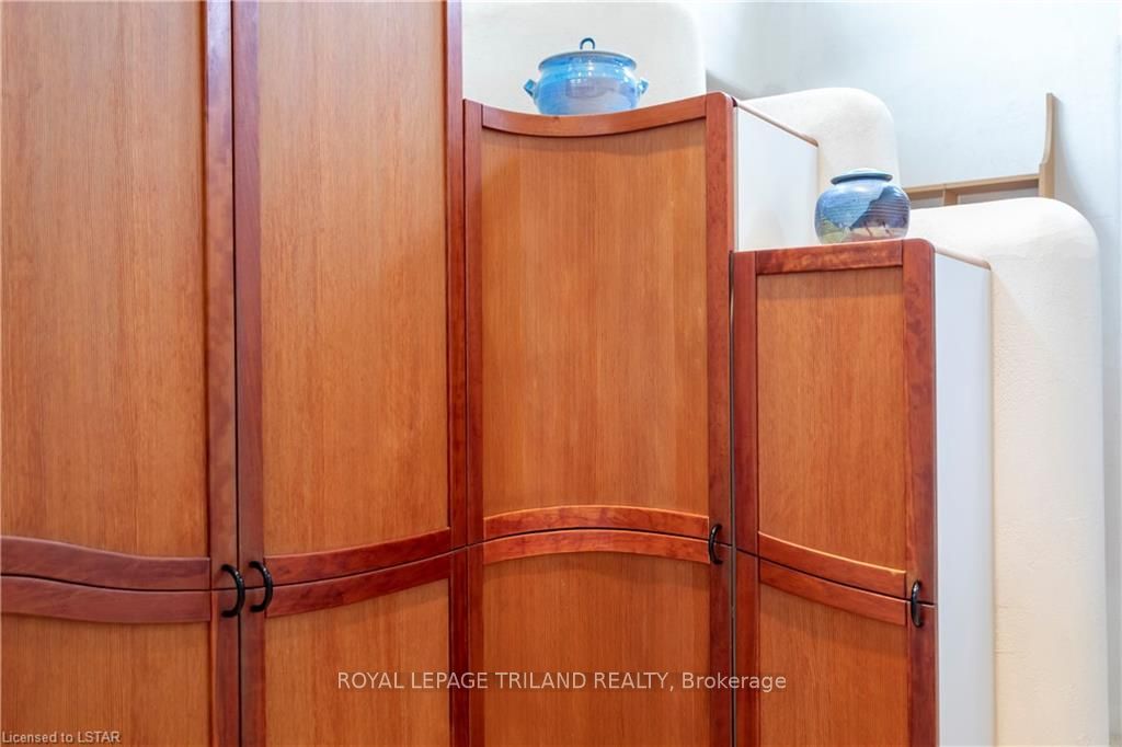 15668 Furnival Road Property Photo 34