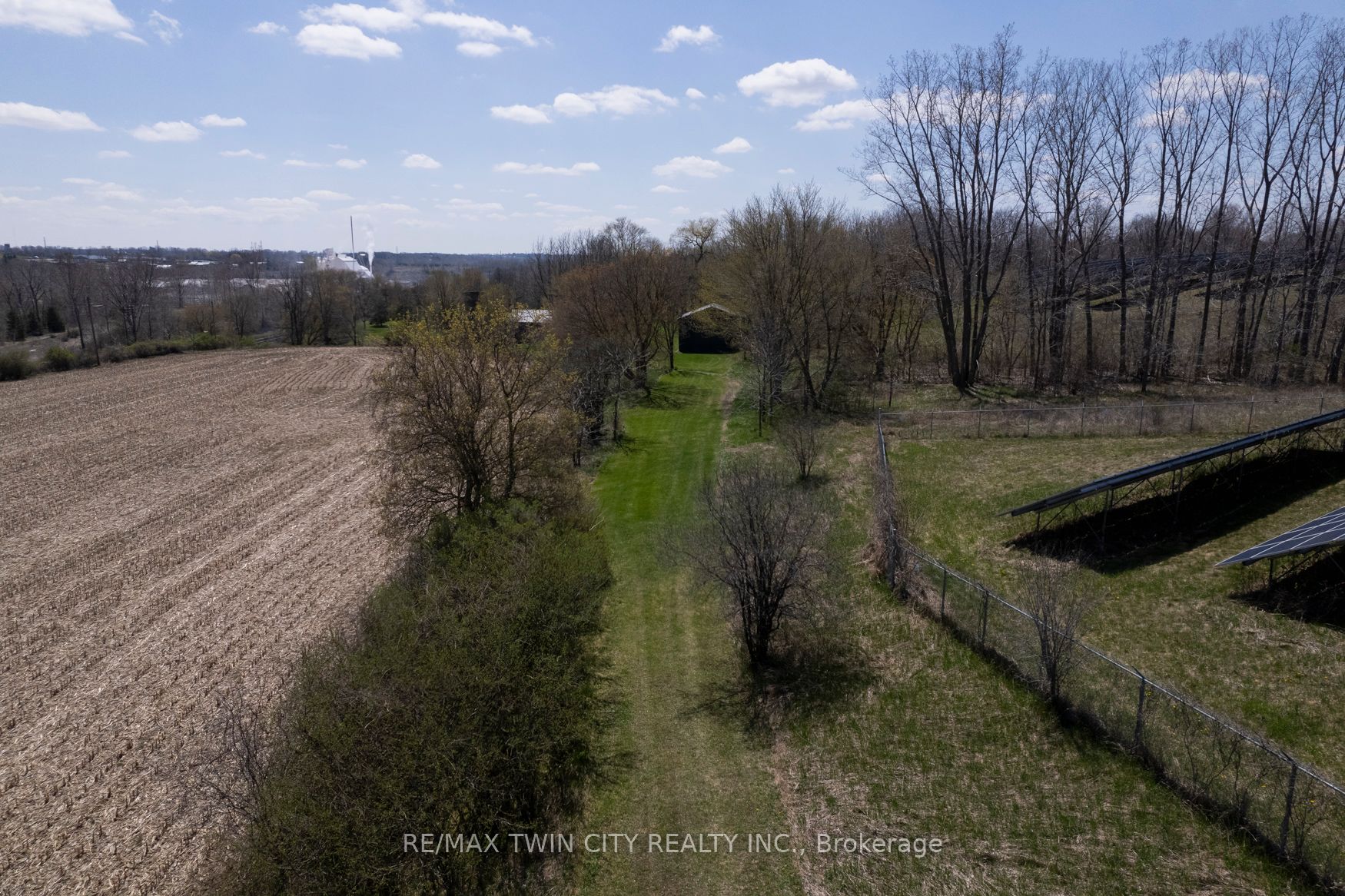 414774 41 St Line Property Photo 11