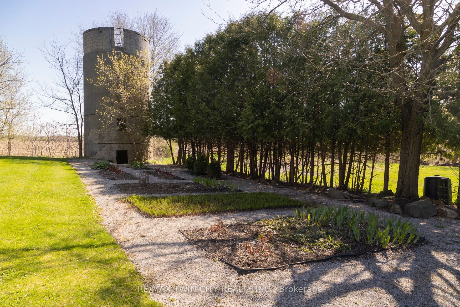 414774 41 St Line Property Photo 18