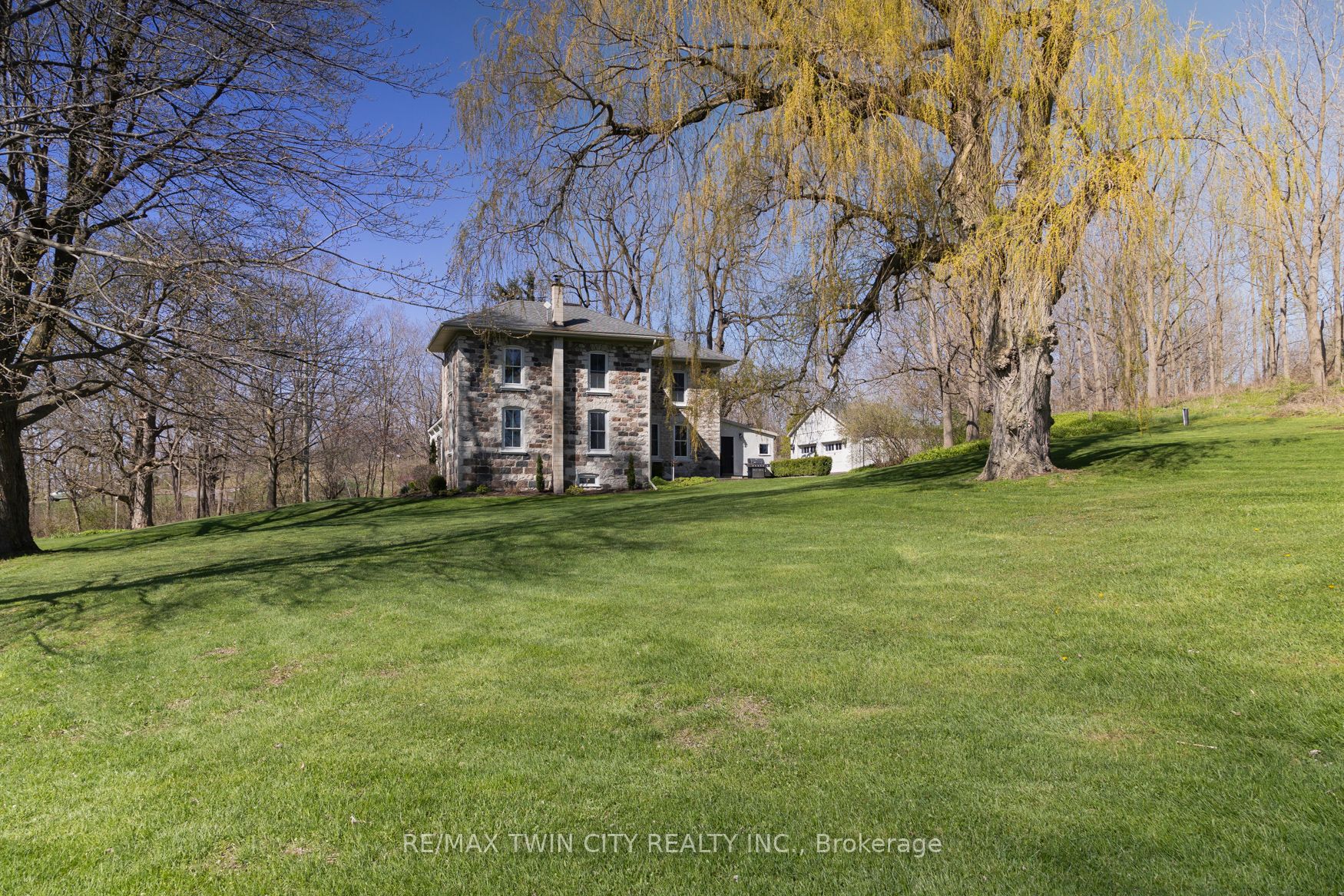 414774 41 St Line Property Photo 20