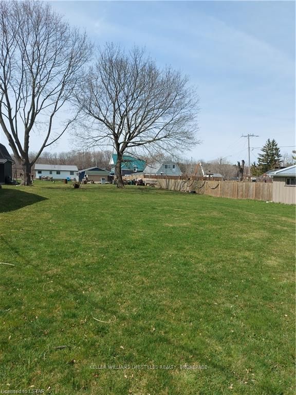 29 Erieus Street Street Property Photo