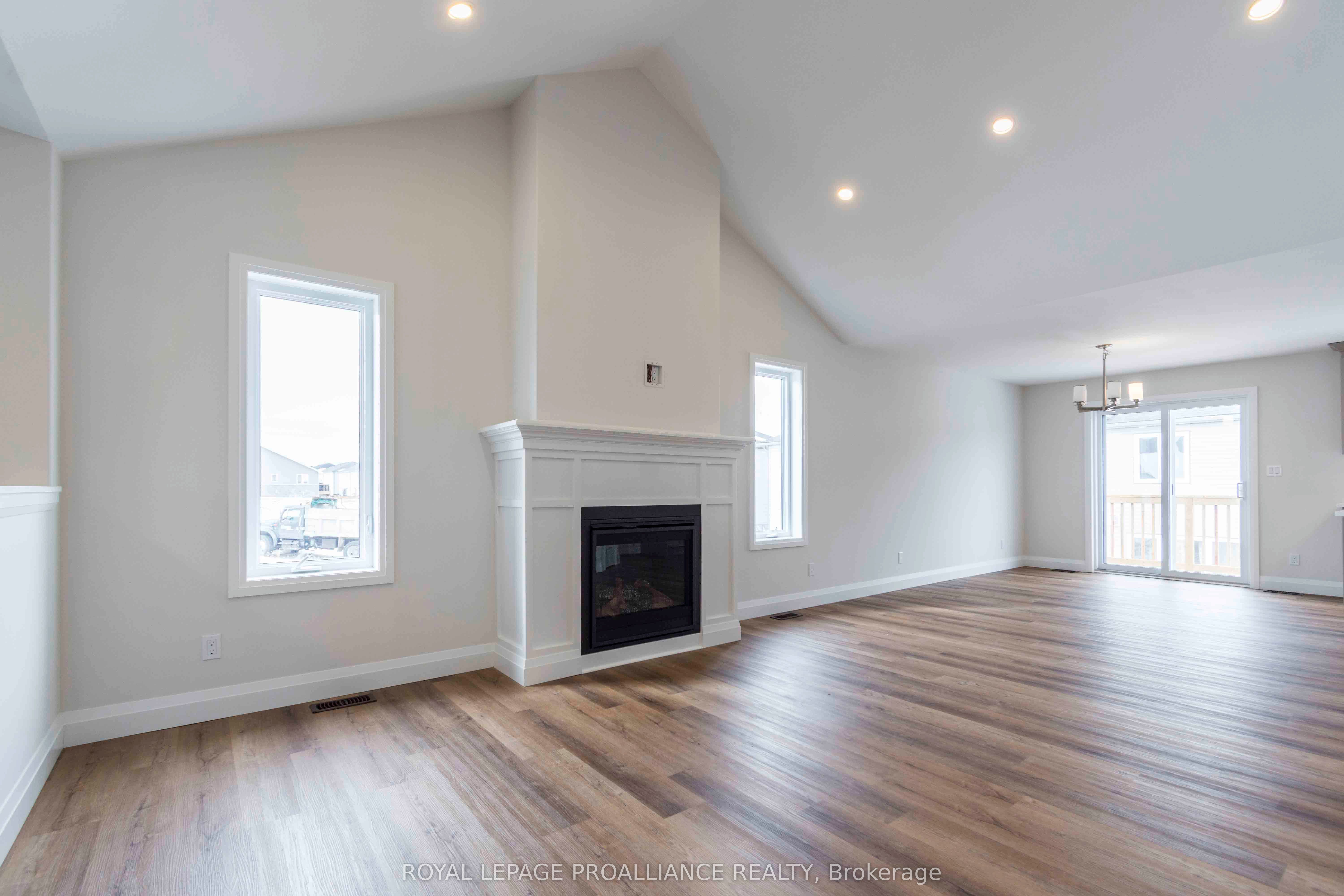 70 Stirling Crescent Property Photo 6