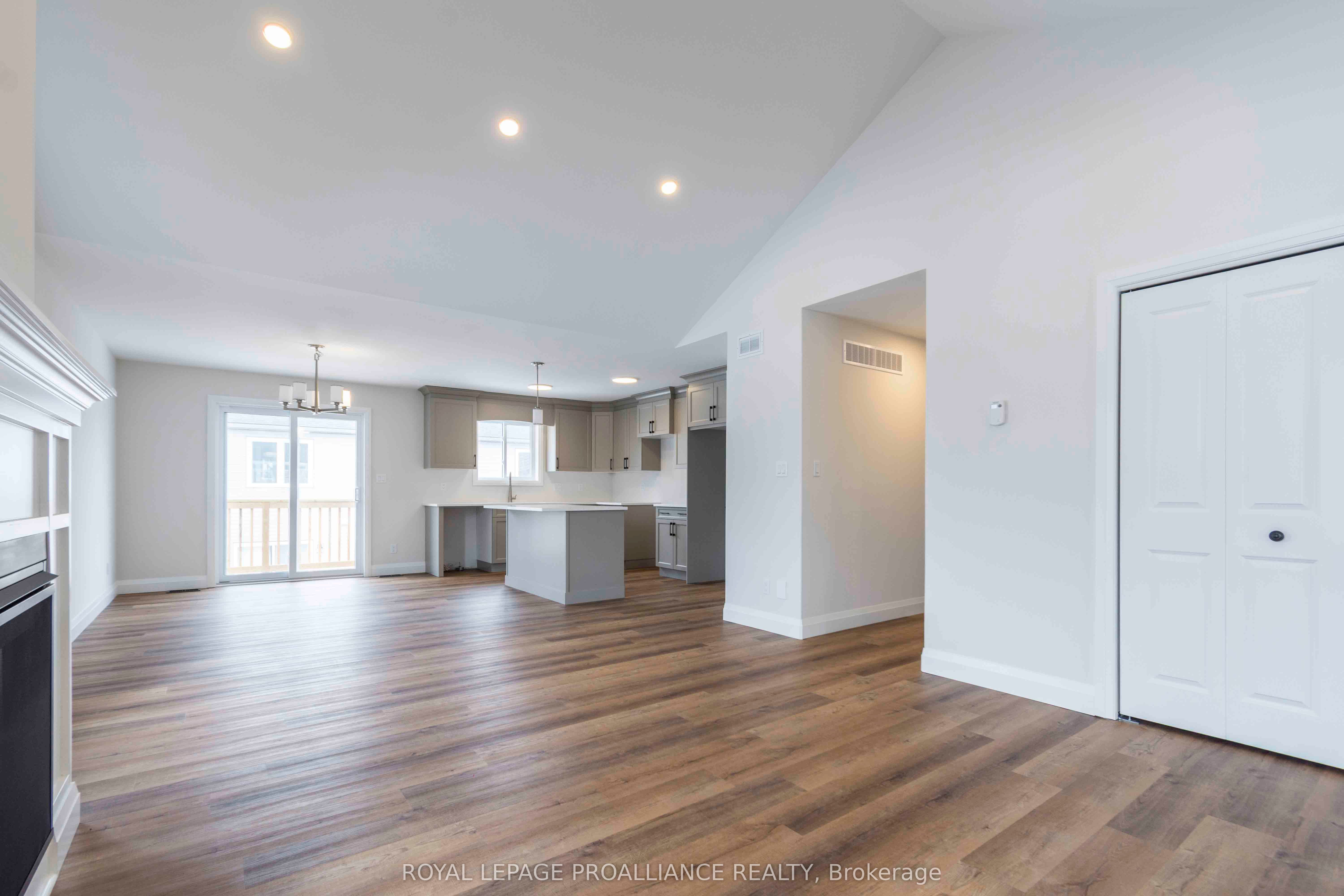 70 Stirling Crescent Property Photo 7