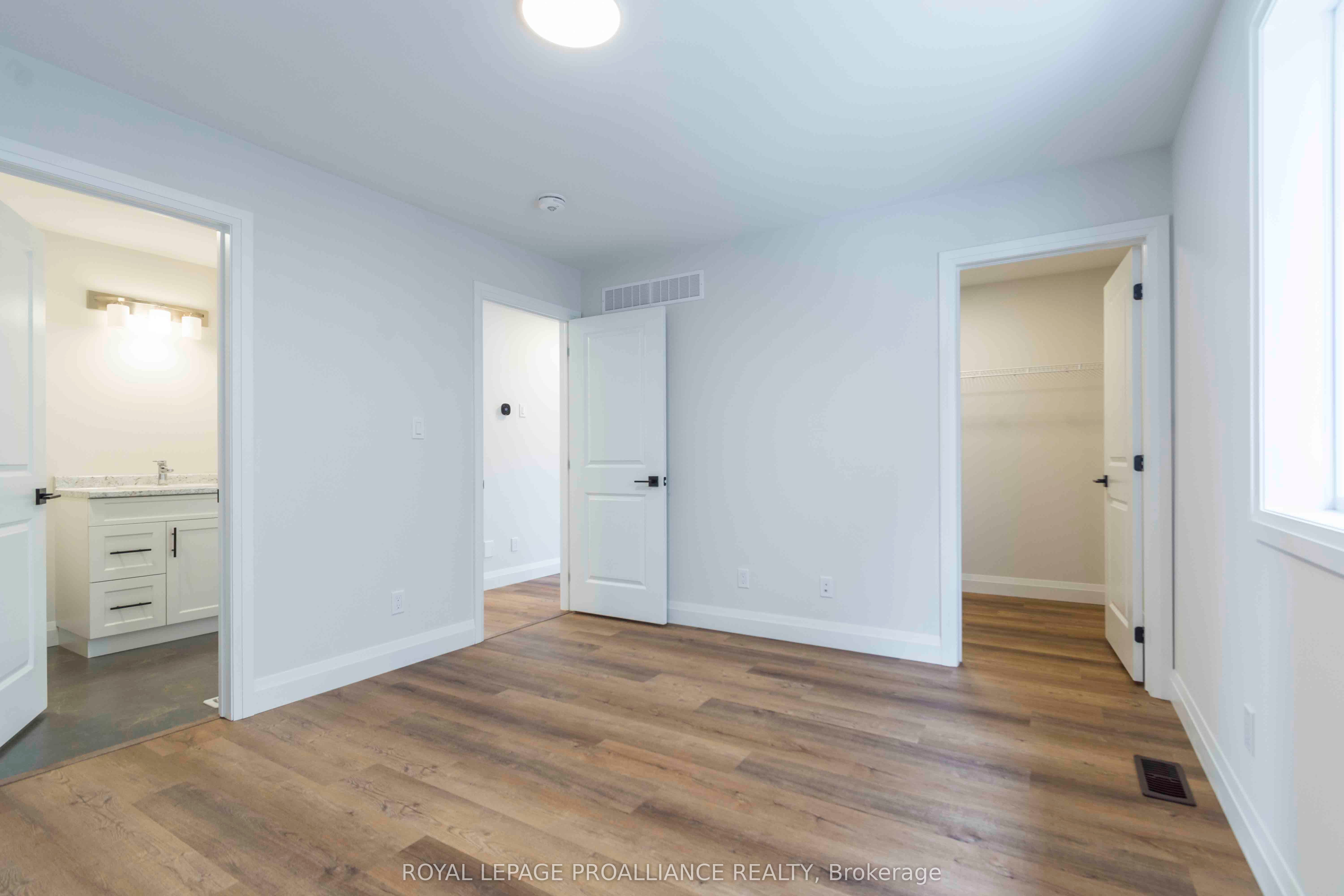 70 Stirling Crescent Property Photo 17