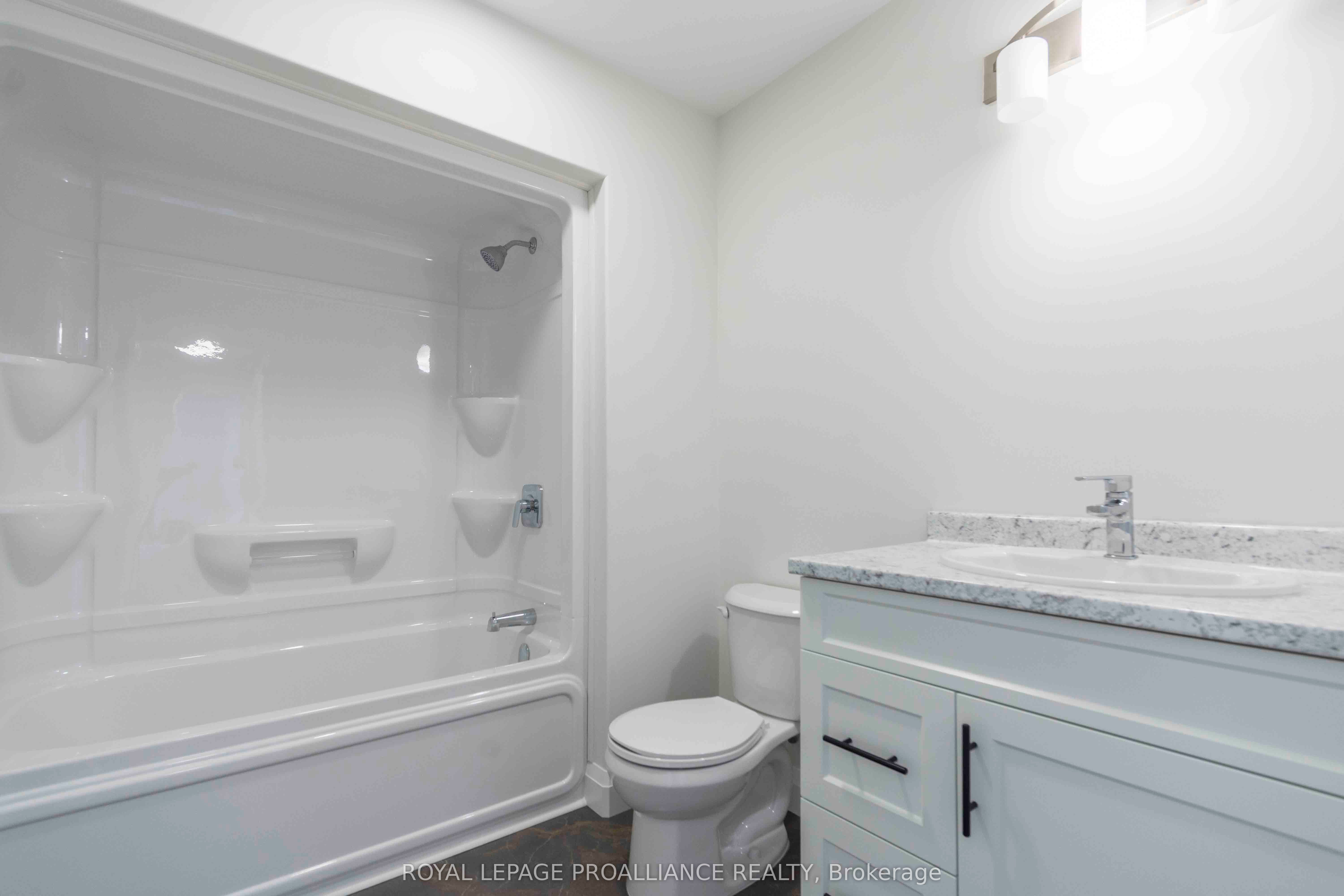 70 Stirling Crescent Property Photo 18