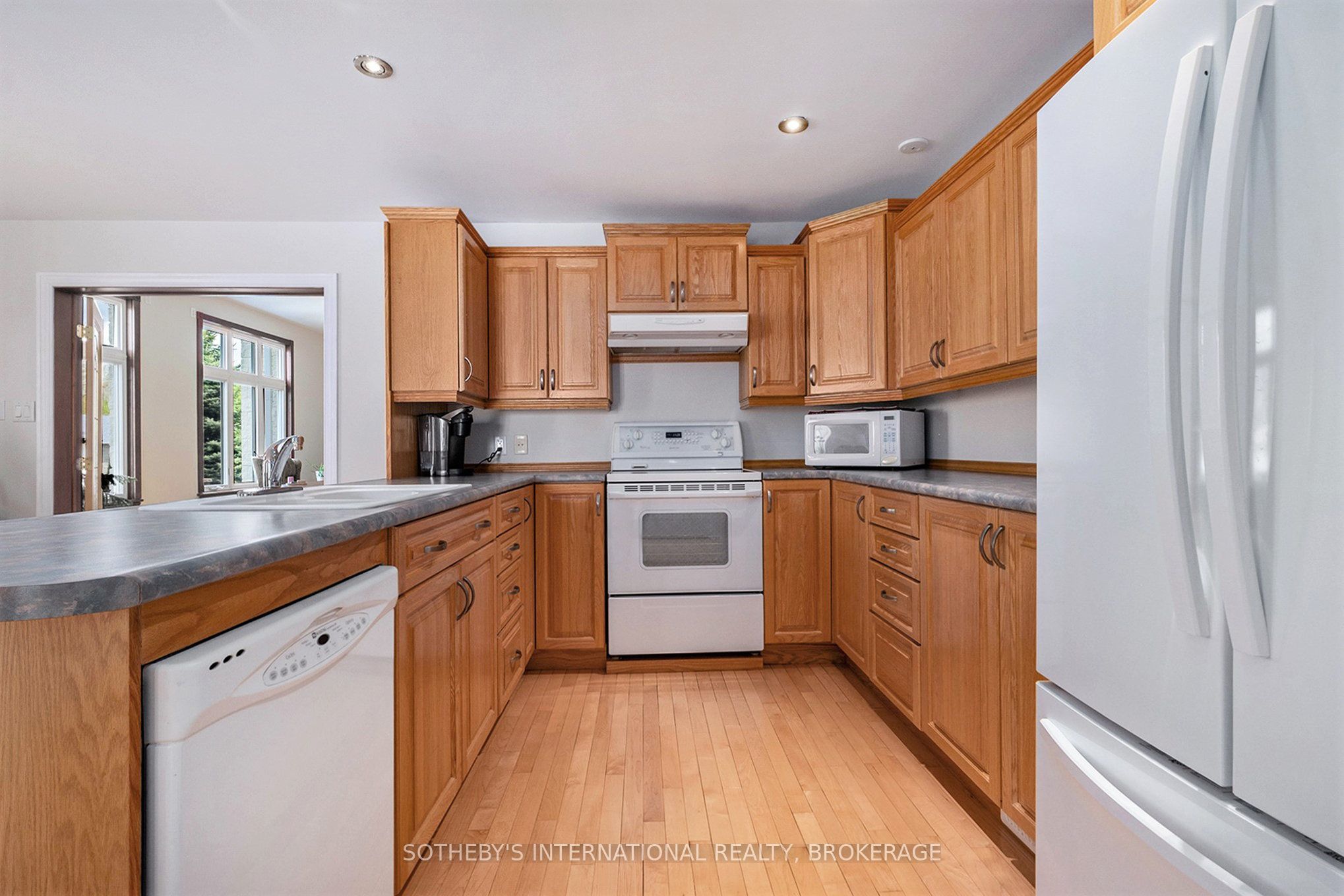 389 Albert Street Property Photo 25