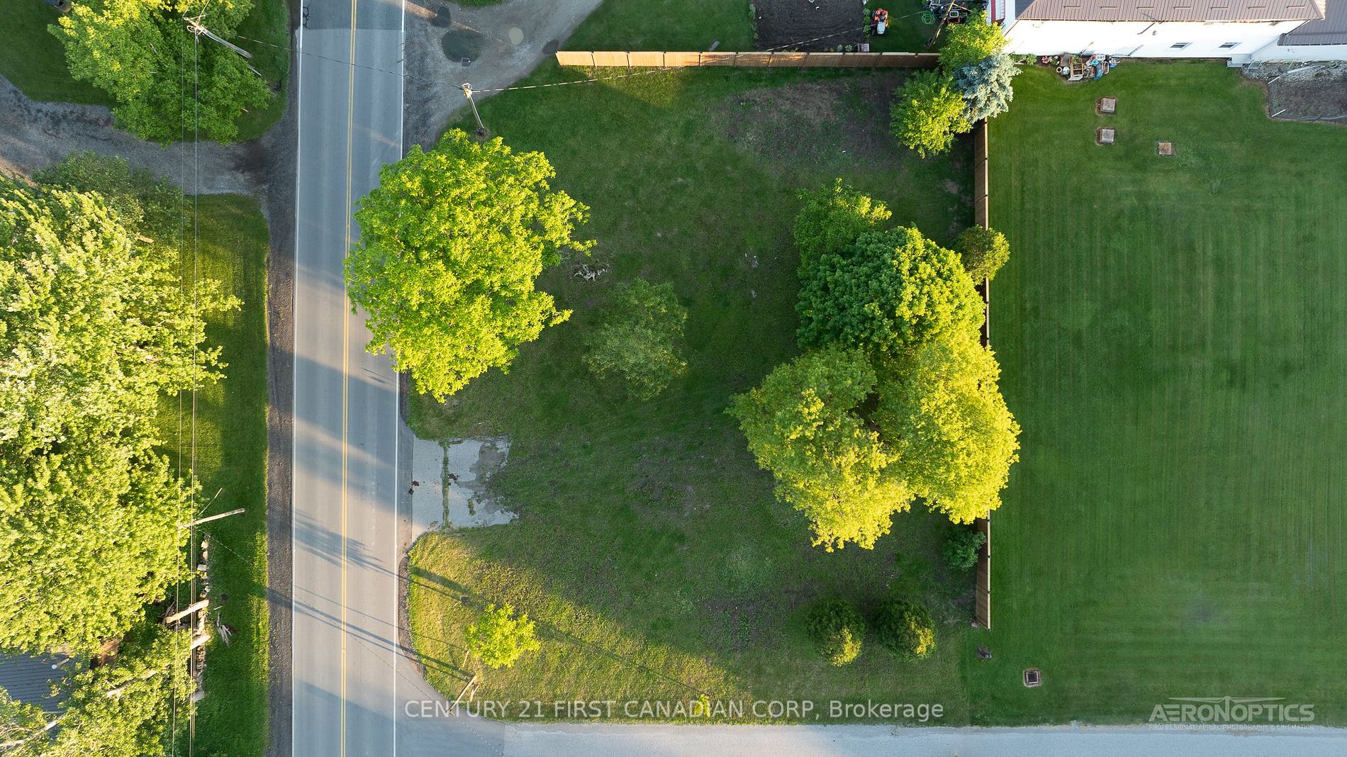 9441 Springwater Rd Property Photo 2