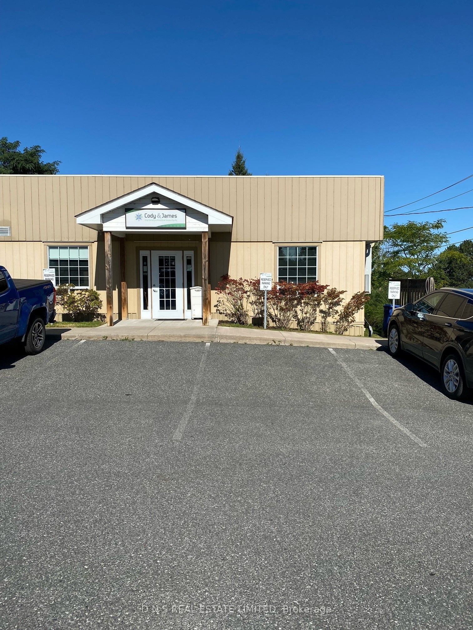 #1 - 260 Milroy Drive Property Photo 1