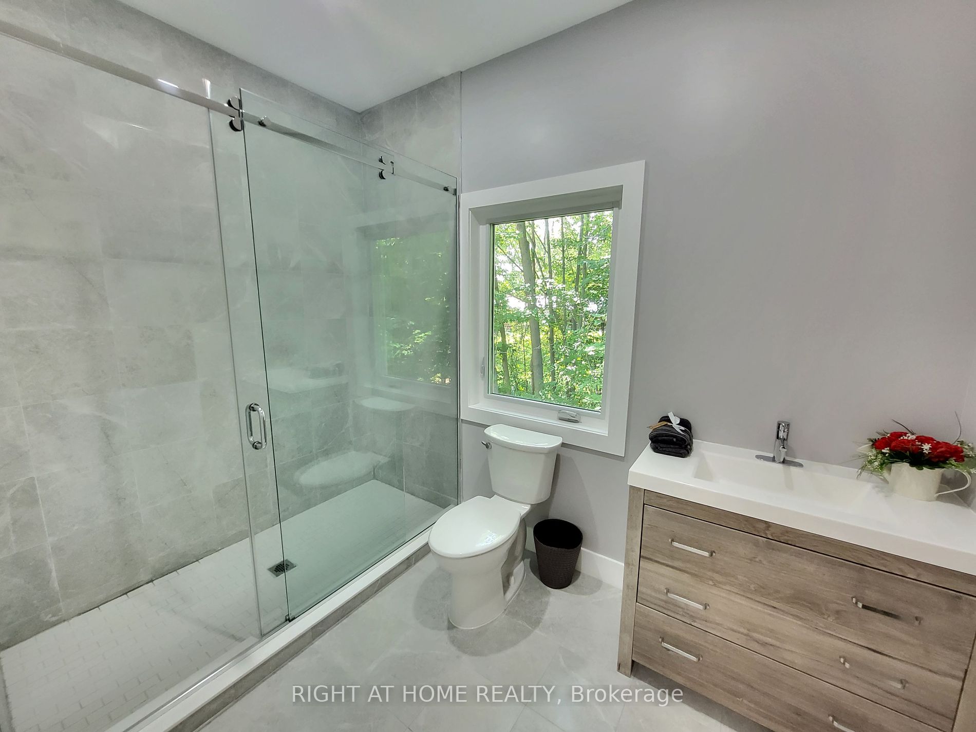 187 Lakeview Dr Property Photo 10