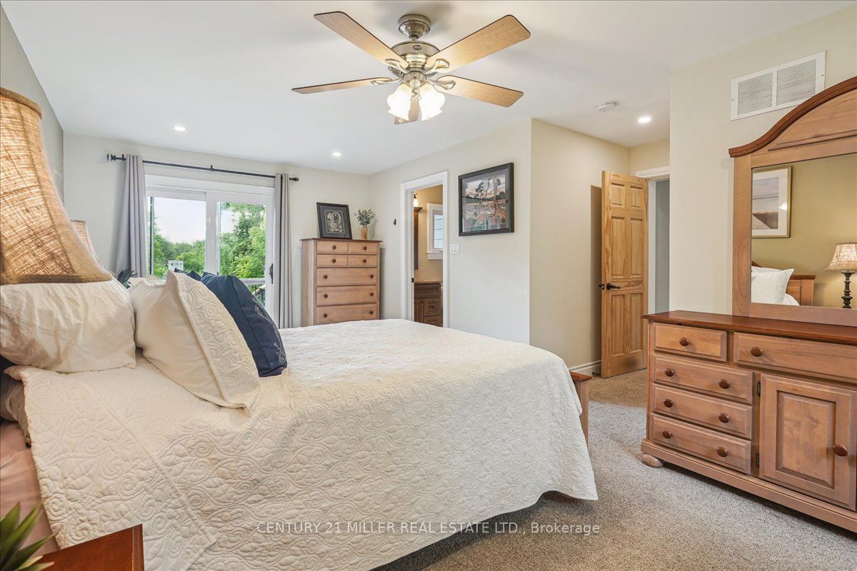 556 Parkside Dr E Property Photo 17