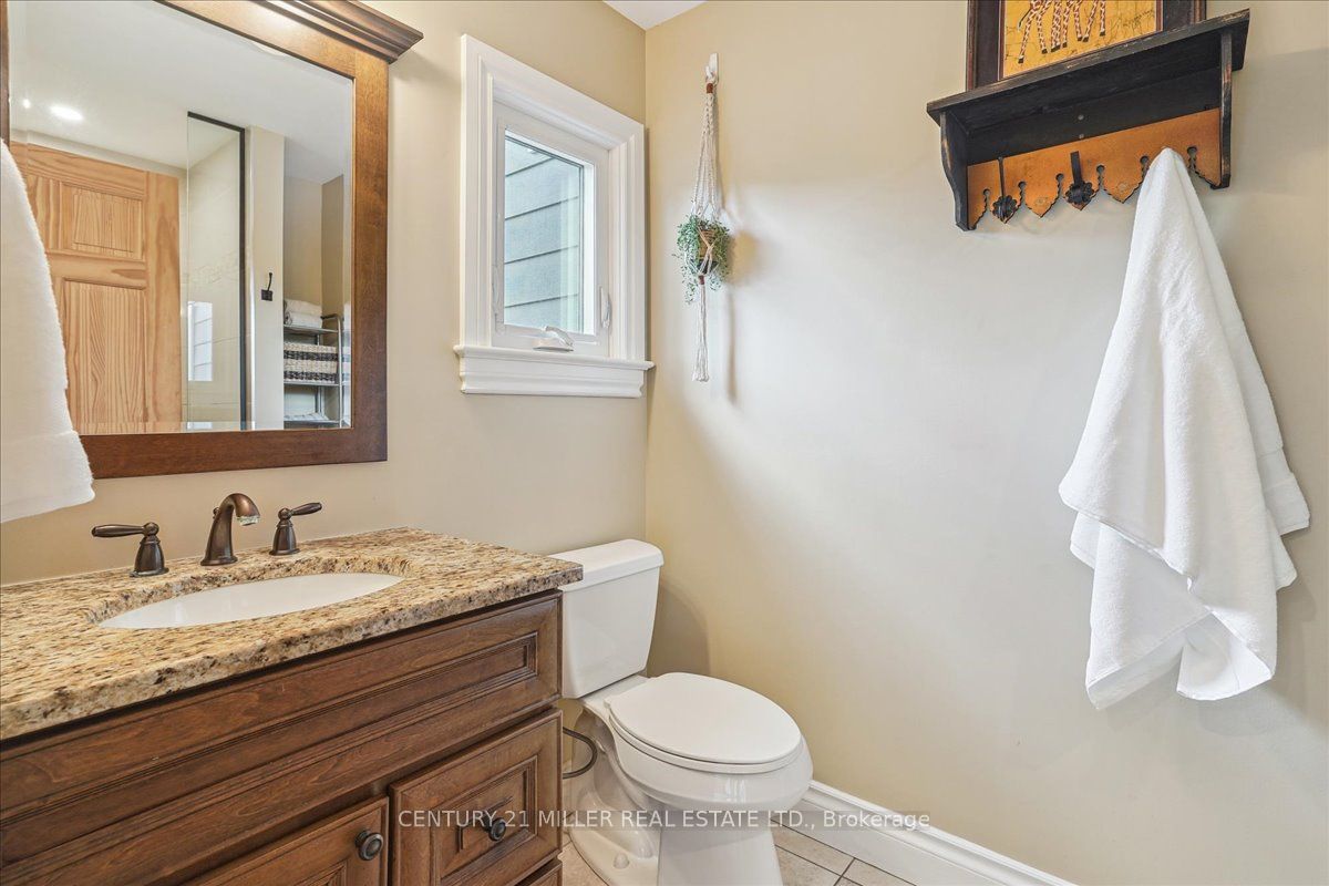 556 Parkside Dr E Property Photo 18