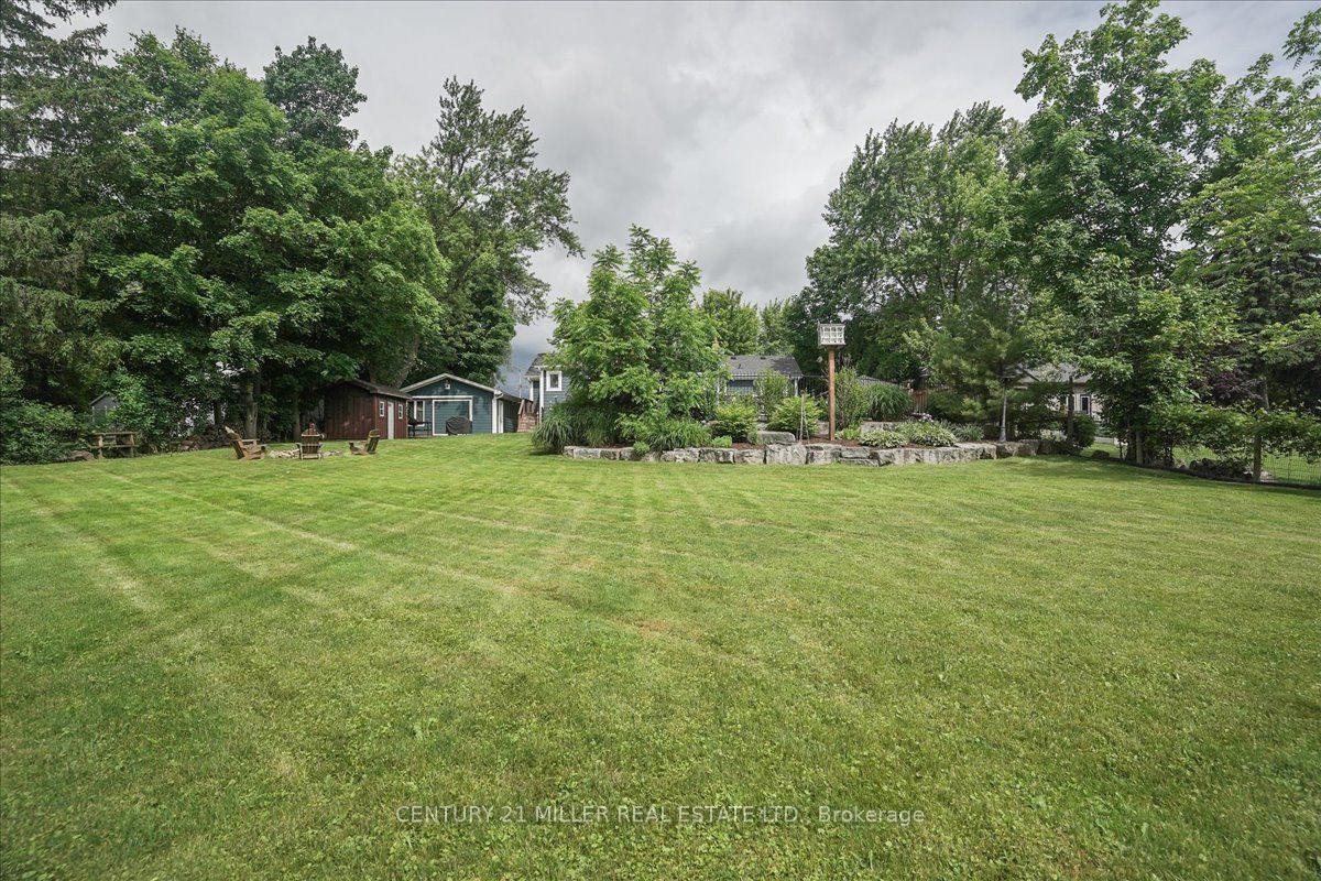 556 Parkside Dr E Property Photo 26