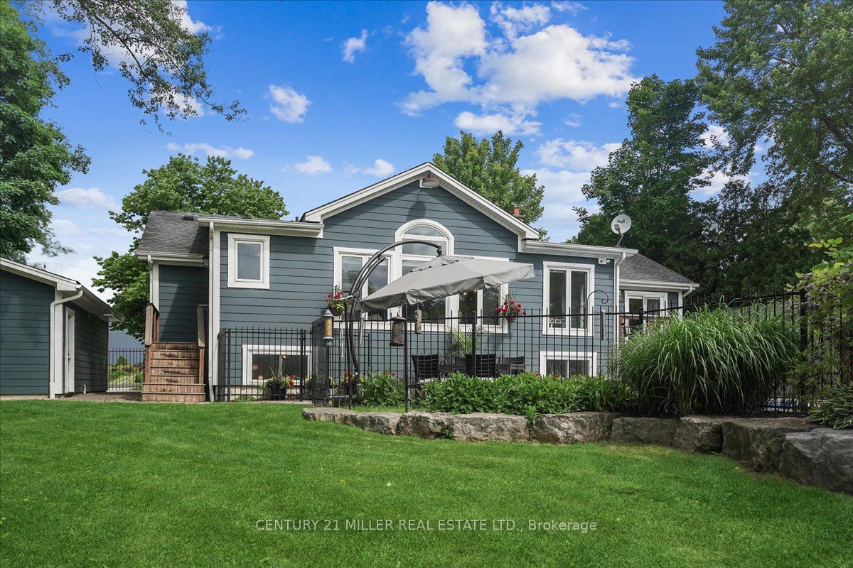 556 Parkside Dr E Property Photo 27