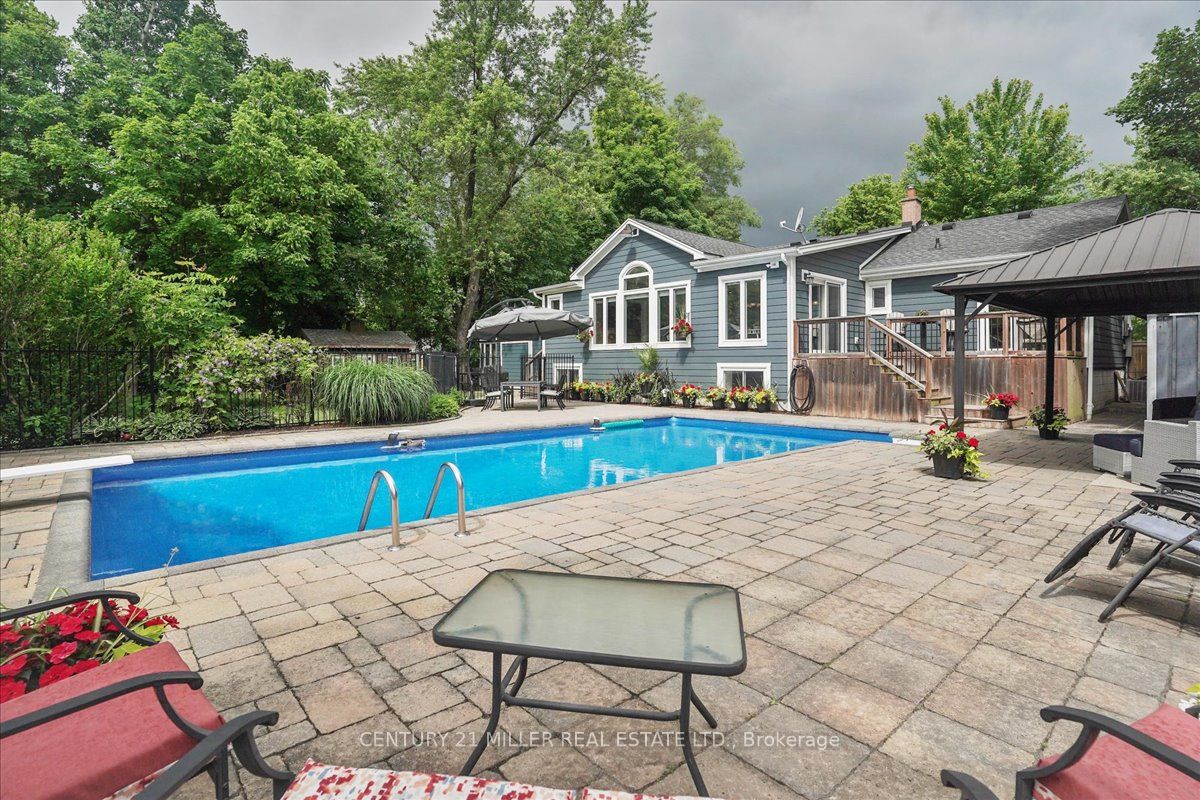 556 Parkside Dr E Property Photo 31