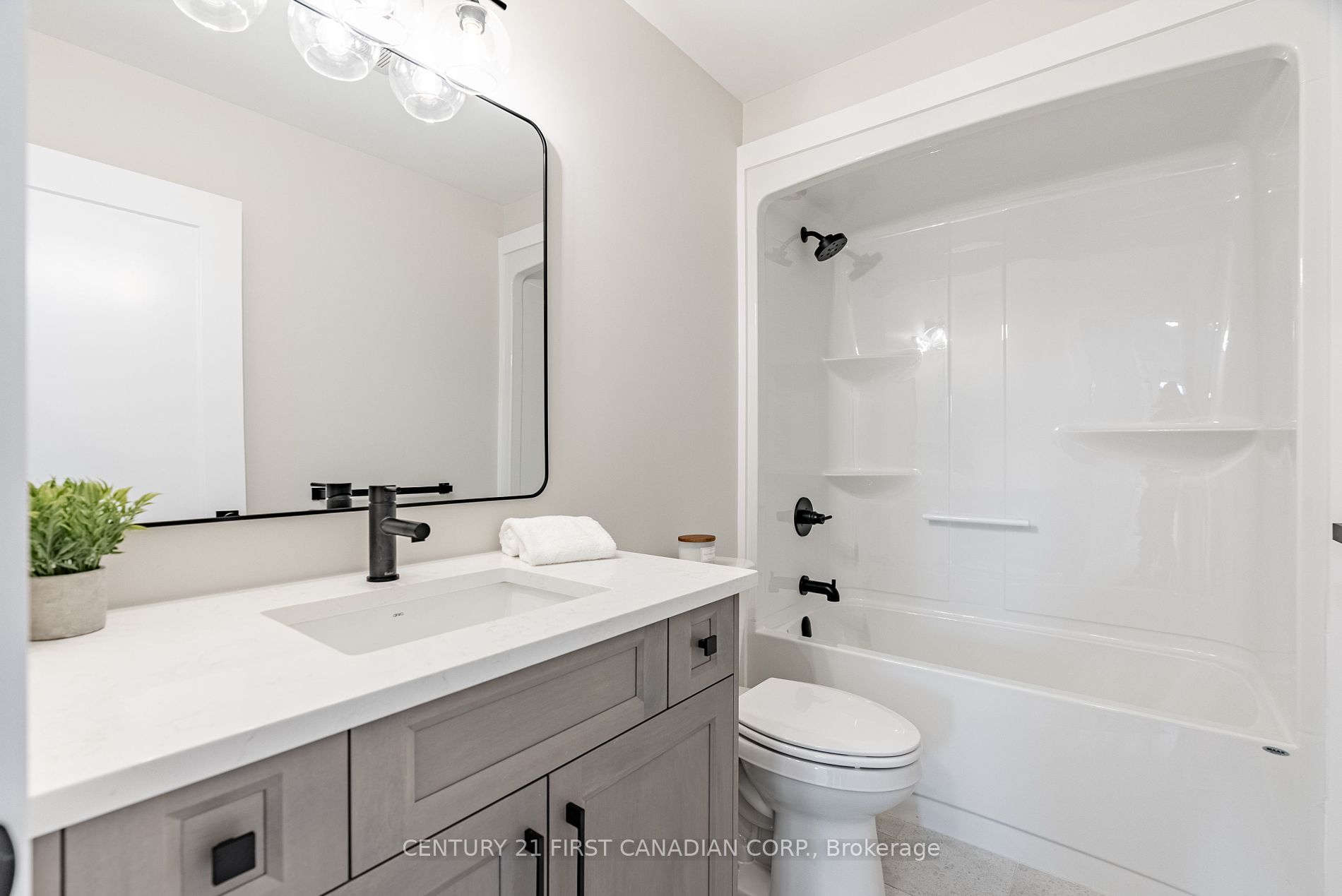 48 Postma Cres Property Photo 22