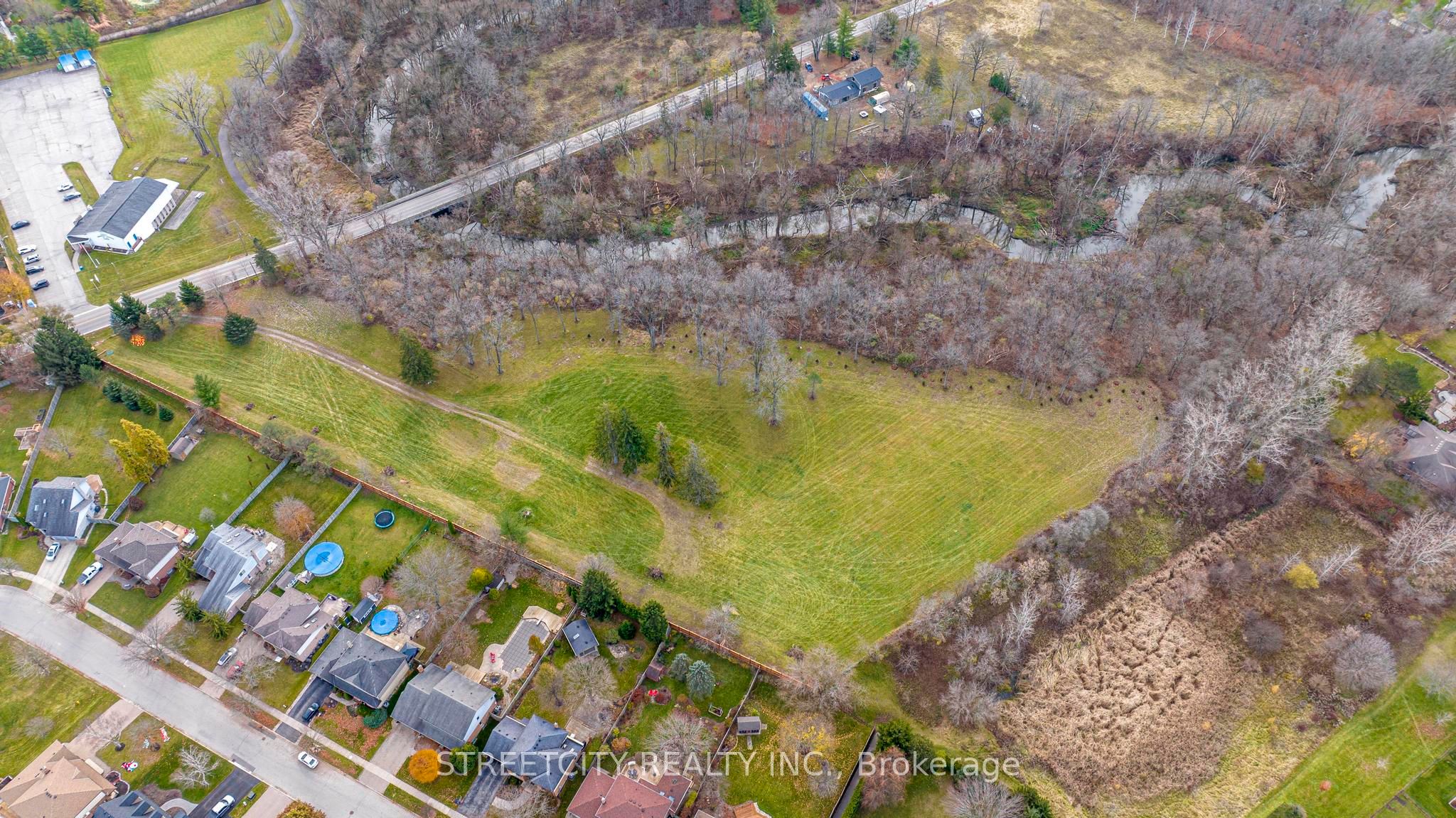 #4 - 7100 Kilbourne Road Property Photo 7