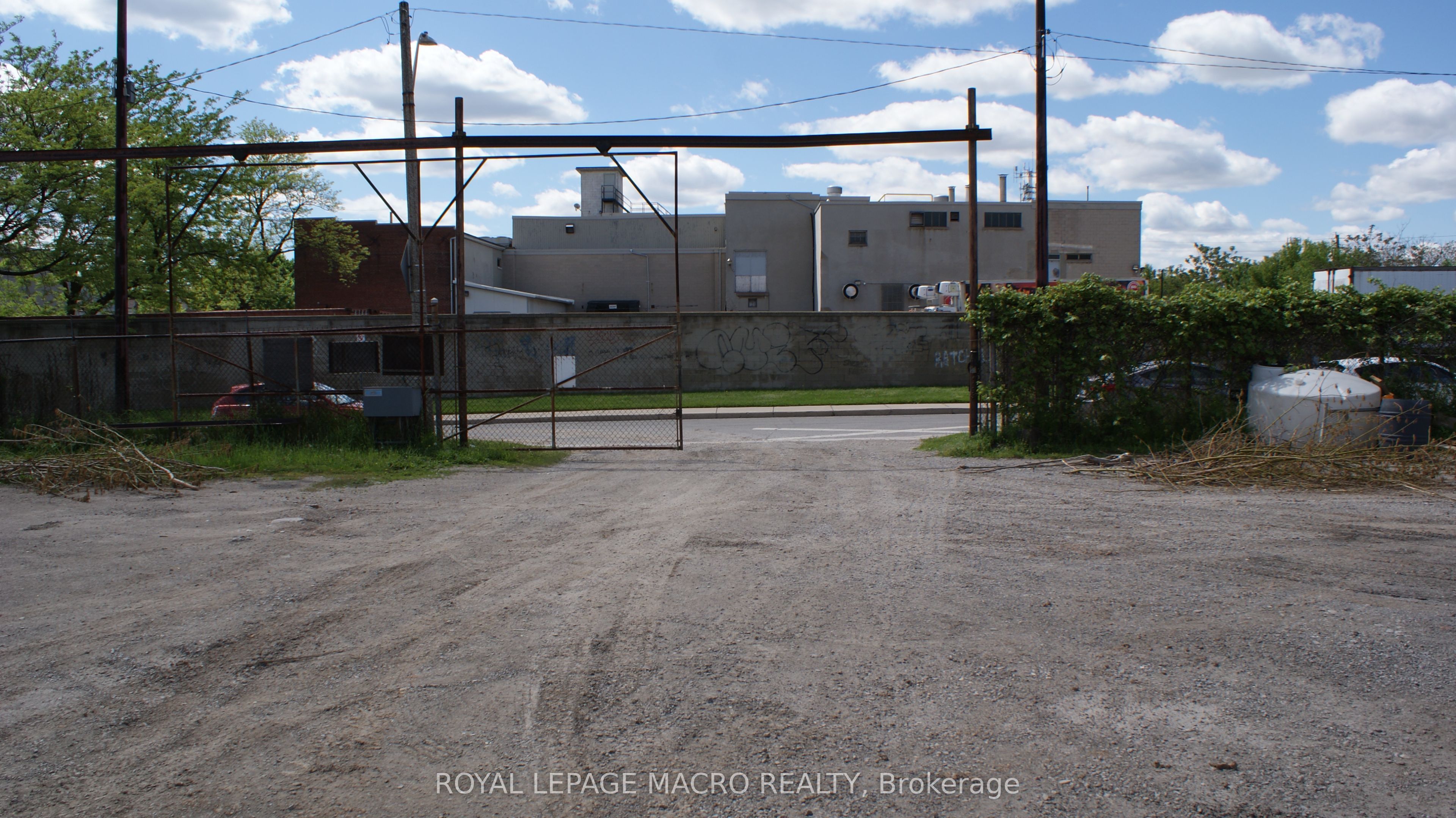 65 Brant Street Property Photo 4