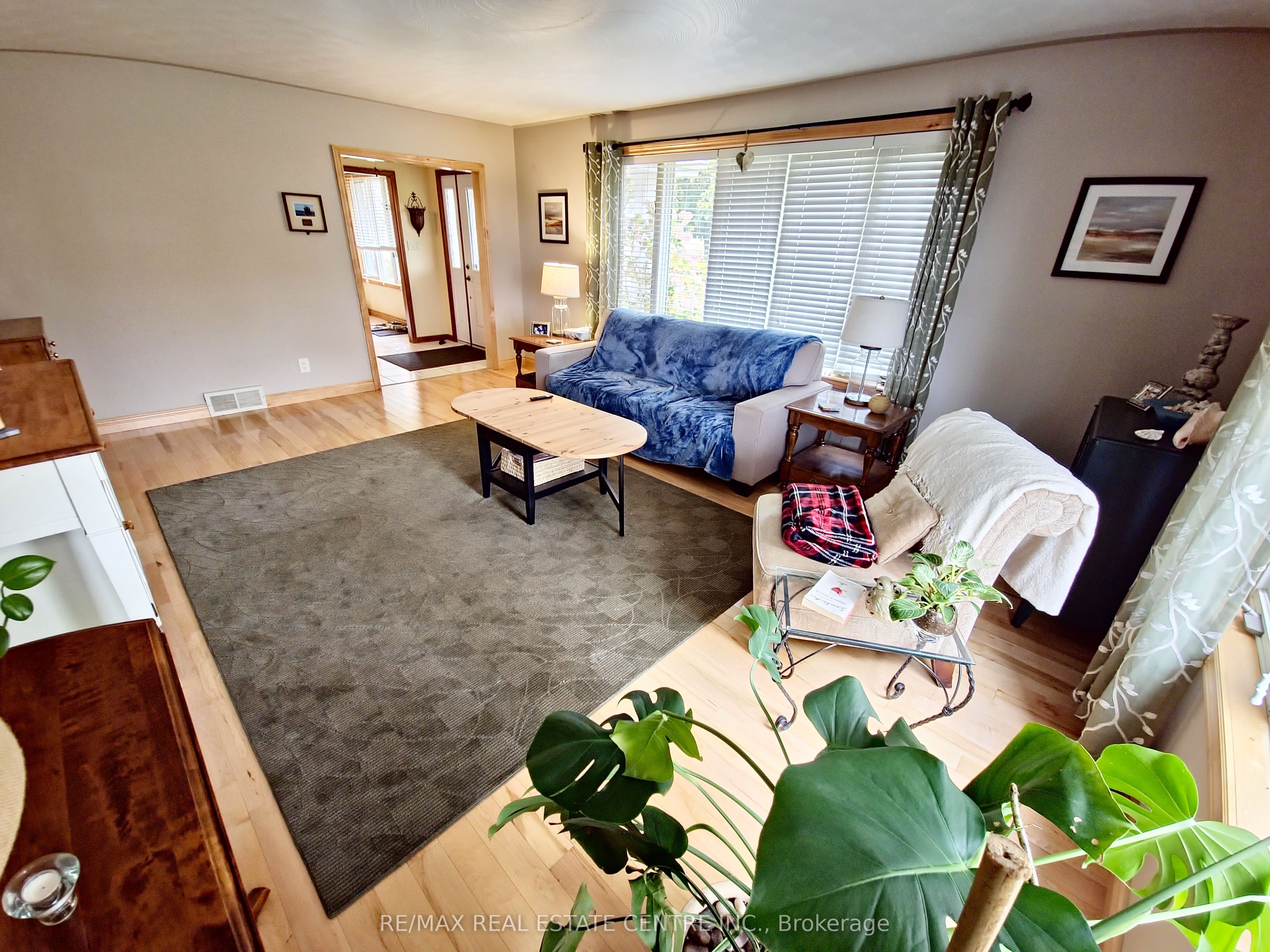 17 Cemetery Road Property Photo 8